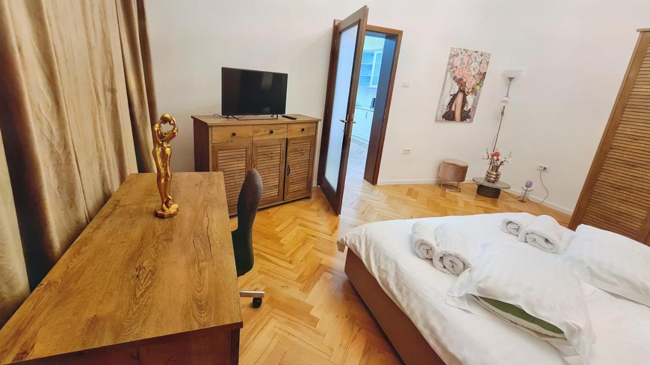 Spacious 5* Luxury In Historic Center Free Parking Kluž Exteriér fotografie