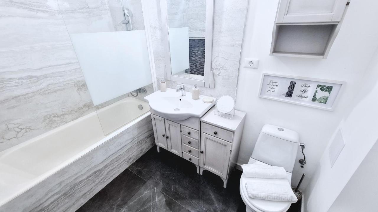 Spacious 5* Luxury In Historic Center Free Parking Kluž Exteriér fotografie
